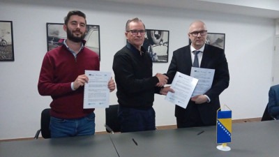 Foto: U Potočarima potpisan Memoranduma za kvalitetnije izučavanje historije i njegovanje kulture sjećanja