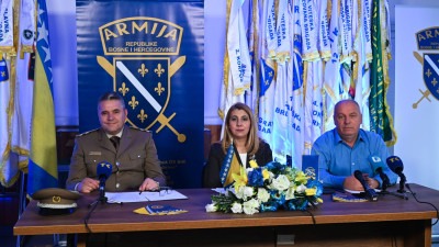 Foto: Prezentovan program obilježavanja godišnjica ARBiH i 2. pješadijskog (rendžerskog) puka Oružanih snaga BiH