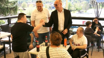 Foto: Gradonačelnik Lugavić na tradicionalnom prvomajskom druženje s djecom na Panonskim jezerima