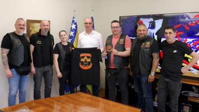 Foto: Gradonačelnik Lugavić razgovarao s predstavnicima Moto kluba ‘Salines’ Tuzla