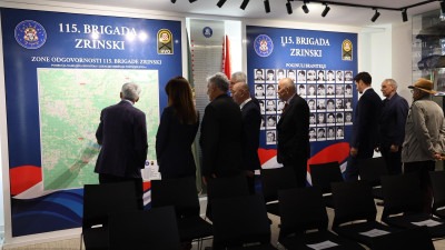 Foto: U Tuzli otvorena Spomen soba 115. brigade ‘Zrinski’; ‘Žrtva hrvatskih branitelja obvezuje sve generacije’