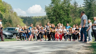 Foto: Završena Dječija utrka na Konjuhu; U nedjelju tri dužine na planini trči 500 takmičara