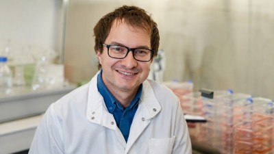 Dr. Edin Muratspahić objavio revolucionarni rad u časopisu Nature: Dizajnirali potpuno nove proteine za liječenje bolesti