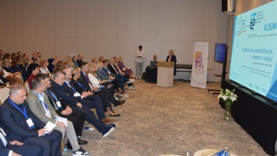 Foto: Zdravstveni događaji u Tuzli okupili oko 500 stručnjaka iz oblasti hirurgije i pulmologije