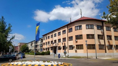 Uhapšen policajac MUP-a TK osumnjičen za zloupotrebu položaja, u toku pretresi