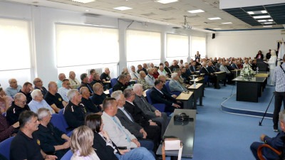 Foto: U okviru obilježavanja 16. maja – Dana tuzlanskih jedinica održana Svečana akademija u znak sjećanja na branioce Tuzle i Bosne i Hercegovine