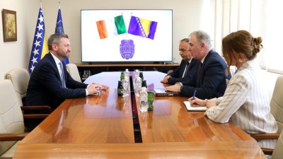 Foto: Ambasador Republike Irske posjetio Gradsku upravu Tuzle