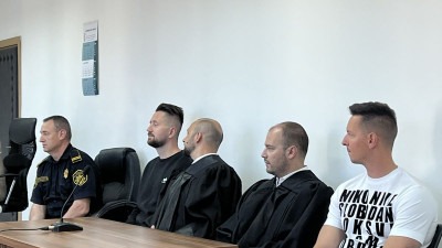 Video: Aktivistima ‘Karton revolucije’ iz Tuzle sudska opomena