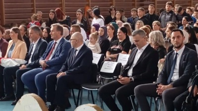Foto: Ministar Omerović posjetio OŠ „Bašigovci“