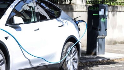 Porasla prodaja električnih automobila u Evropi zbog visokih cijena goriva