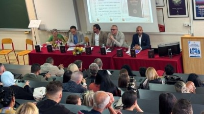 Foto: U Tuzli održana promocija djela ‘Knjiga koja uči srcem’ autora Ise Balkan