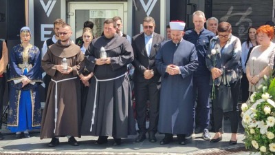 Foto: Tuzla pamti ubijenu mladost, a pravda još čeka