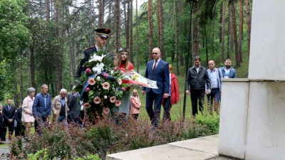 Foto: Grad Tuzla dostojanstveno obilježio Dan pobjede nad fašizmom, Dan Evrope i Dan Zlatnih ljiljana