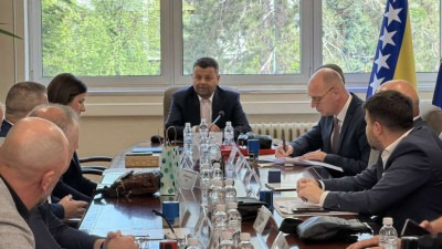 Foto/Tuzla: Sporazumi o realizaciji projekata obnove i izgradnje infrastrukture za 14 lokalnih zajednica u BiH