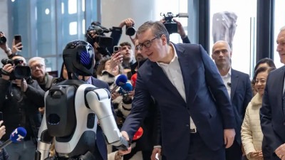 Vučić: Srbija će prva u Evropi imati humanoidne robote