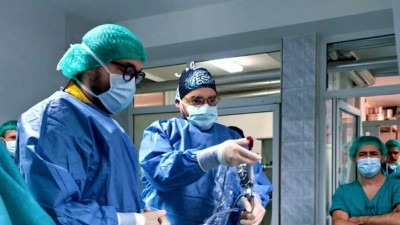 Zenički hirurzi prvi u BiH izveli endoskopsku operaciju degenerativnih bolesti kičme