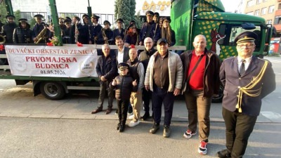 Zeničani jutros dočekali jubilarnu 100. prvomajsku budnicu