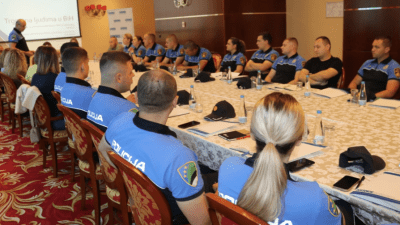 Foto/U Tuzli održana radionica: Prepoznavanje i postupanje policije u predmetima trgovine ljudima