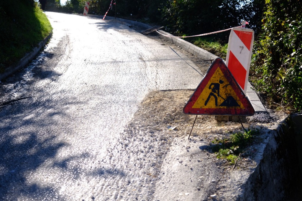 Hoćemo izbore svake godine; Uvijek pred izbore vlasti rade za dobro naroda u tri smjene