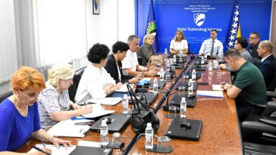 Foto: Prekida se štrajk; Postignut sporazum između Vlade TK i Sindikata doktora medicine i stomatologije TK