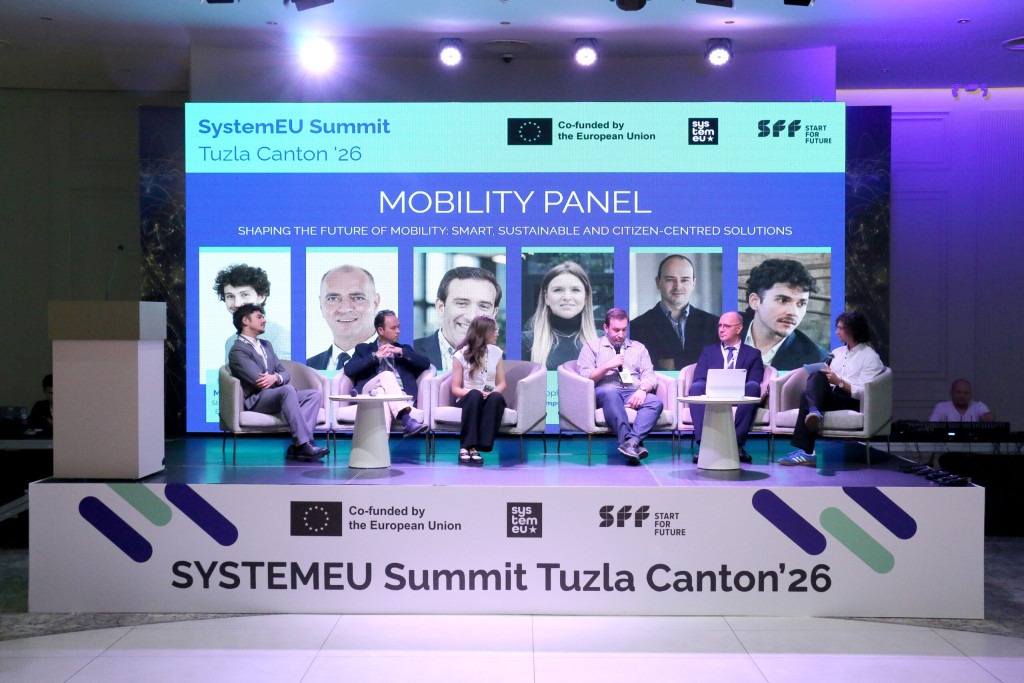 Foto: Gradonačelnik Lugavić učestvovao na panel diskusiji o budućnosti mobilnosti u okviru SYSTEMEU Summita Tuzla Canton 2026