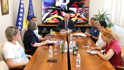 Foto: Gradonačelnik Lugavić razgovarao s predstavnicima Mjesne zajednice Sjenjak o razvojnim projektima i prioritetima