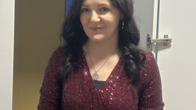 Udruženje Pomozi.ba pokrenulo apel za Mirelu, majku dvoje djece, koja boluje od karcinoma dojke