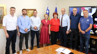 Foto: Gradonačelnik Lugavić razgovarao s predstavnicima Mjesne zajednice Slavinovići