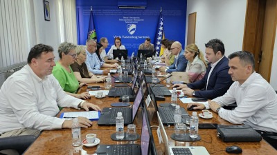  Jasnija pravila za efikasniji rad policije i veću sigurnost građana u TK; Skoro 600.000 KM Vlada TK usmjerava u razvoj nauke i mladih istraživača