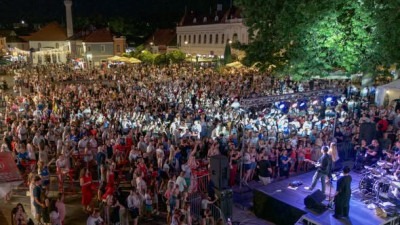 Foto: Tuzla koncertom Ilme Karahmet na Trgu slobode na dostojanstven način obilježila veliki uspjeh Zmajeva na Svjetskom prvenstvu