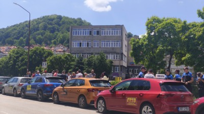 Autoškole iz Tuzlanskog kantona najavile protestnu vožnju u utorak: Tvrde da novi softver za obuku vozača krši državni zakon