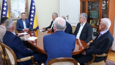 Bećirović razgovarao s delegacijom Udruženja generala BiH: Ukazao na trajni historijski značaj Armije Republike BiH u odbrani države