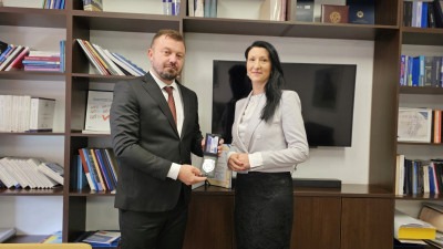 Foto: Ministrica pravosuđa i uprave uručila službene legitimacije i značke za tužioce Kantonalnog tužilaštva TK