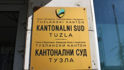 Kantonalni sud u Tuzli: Stručna greška ljekara UKC Tuzla s velikom vjerovatnoćom doprinijela smrti Amire Selimović, ali nema apsolutnog dokaza