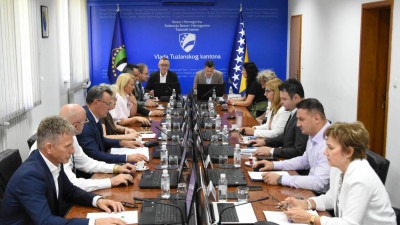 Skoro milion KM za programe podrške mladima u TK