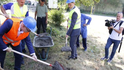 Foto: Položen kamen temeljac za novu fiskulturnu salu u Stuparima