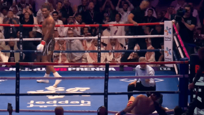 Video: Joshua nokautirao Prengu nakon dva nokdauna u spektakularnom povratku u ring