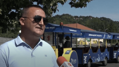 Video/Sezonska atrakcija u Tuzli: Turistički vozić bilježi do 35 hiljada vožnji u sezoni