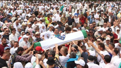 Video/Foto: Obilježena 31. godišnjica genocida u Srebrenici, Potočari utihnuli nakon ukopa deset žrtava