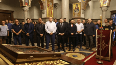 Funkcioneri RS odali počast ratnom zločincu Ratku Mladiću u Hramu Hrista Spasitelja u Banjaluci