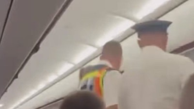Video/Drama na letu za Tuzlu: Zapalila cigaretu u avionu, pa sletjeli u Budimpeštu
