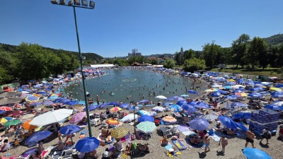 Foto/Toplotni val ne popušta: I danas sunčano i ekstremno vruće; Pogledajte kako je za vikend bilo na Panonskim jezerima u Tuzli