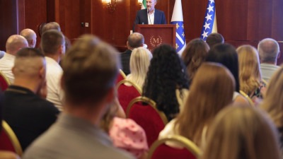 Foto/Izetbegović u Tuzli: Potrebno nam je milijardu KM novih investicija svakog mjeseca