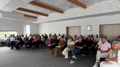 Foto: Završne pripreme za novu školsku godinu u TK; Ministar Omerović održao sastanke s direktorima škola