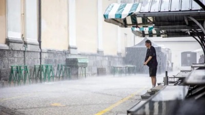 Snažna oluja pogodila Sloveniju: Muškarac poginuo od udara groma