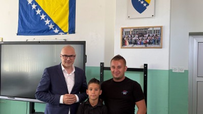 Tuzlanski kanton postaje područje gdje se ljudi vraćaju: Za godinu dana u osnovne i srednje škole vratilo se 177 učenika iz inostranstva