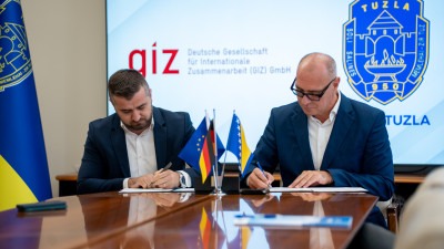 Foto: Tuzla dobila besplatan Wi-Fi na javnim lokacijama u okviru inicijative WiFi4WB
