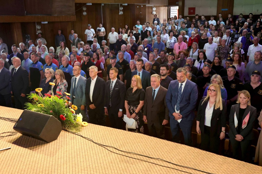 Foto: Dan Grada Lukavca obilježen uz poruke zajedništva i nastavka razvojnog ciklusa