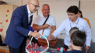 Foto: Ministar Omerović u posjeti zavodu za obrazovanje djece sa poteškoćama u razvoju