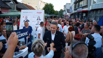 Foto/Bećirović u Bugojnu: Srbija je između ratnog zločinca i EU izabrala ratnog zločinca